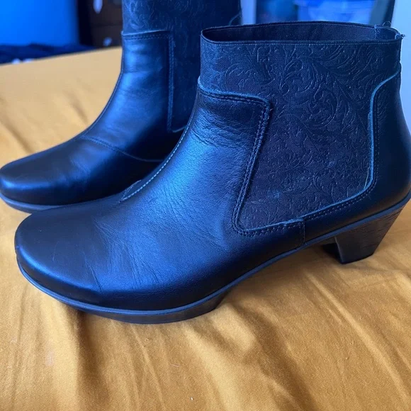 Naot Stunning Ankle Boots Leather Chunky Goth Grunge - Picture 5 of 7